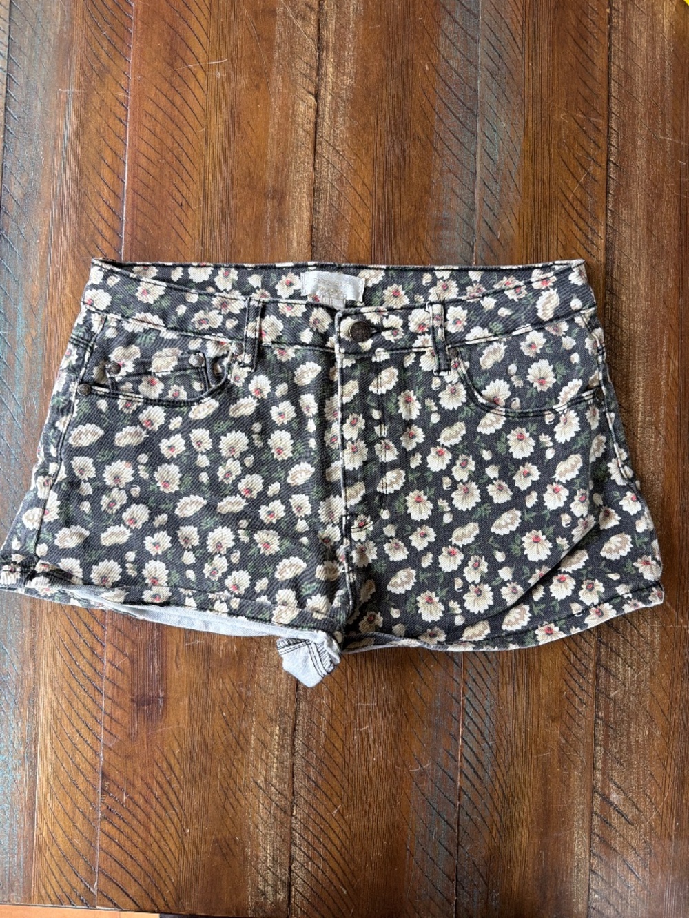 Women’s Forever 21 Floral Print Shorts size 30